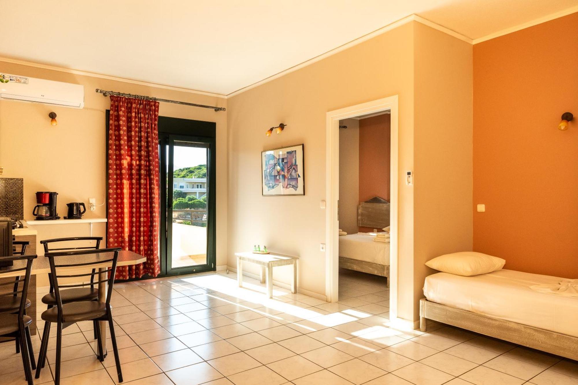 Sun Village Hotel Apartments Megás Limniónas Стая снимка